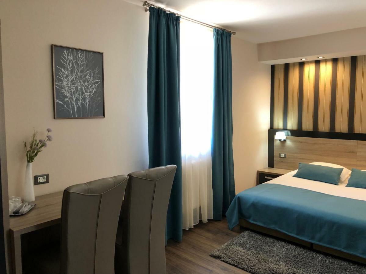 Pensiunea Lido Piatra Neamţ Екстериор снимка